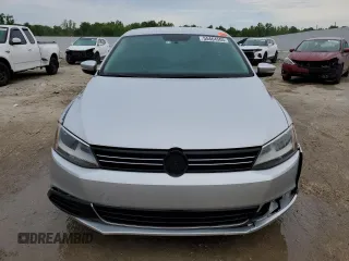 2013 Volkswagen Jetta SE z VIN 3VWDX7AJ3DM450464, wystawiony jako Copart lot #55464505 z przebiegiem 201 001 mil mil oraz Nie do naprawy • Non repairable. Historia ofert i sprzedaży dostępna na DreamBid. Obrazek 5.