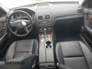 2010 Mercedes-Benz C 300 Sport z VIN WDDGF5EB6AR112535, wystawiony jako Copart lot #55605945 z przebiegiem 133 691 mil mil oraz Szkoda całkowita • Salvage title. Historia ofert i sprzedaży dostępna na DreamBid. Obrazek 8.