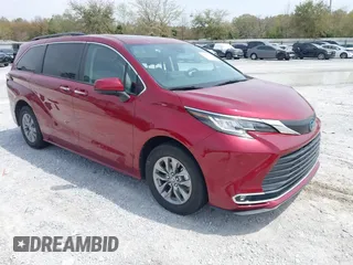 2022 Toyota Sienna XLE with VIN 5TDJRKEC4NS096888, listed as a IAAI auction lot 41901904 with 56,952 mi miles. Bid and sale history available at carsss.com. Image 1.