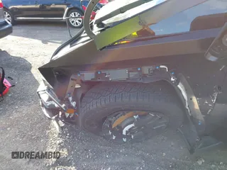 2024 Tesla Cybertruck z VIN 7G2CEHED5RA015790, wystawiony jako IAAI lot #41587683 z przebiegiem 5 867 mil mil oraz . Historia ofert i sprzedaży dostępna na DreamBid. Obrazek 6.
