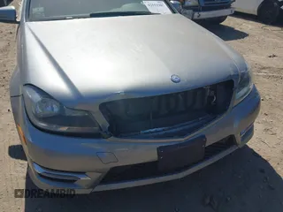 2013 Mercedes-Benz C 300 Sport с VIN WDDGF8AB0DA822279, выставлен на аукционе IAAI как лот 42551907 с пробегом 115 854 миль миль и . История ставок и продаж доступна на DreamBid. Изображение 6.