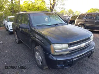 2003 Chevrolet TrailBlazer LS with VIN 1GNDS13S832390456, listed as a IAAI auction lot 42039824 with 1 mi miles. Bid and sale history available at carsss.com. Image 1.