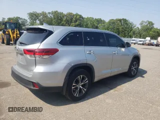 2018 Toyota Highlander LE с VIN 5TDBZRFH7JS830067, выставлен на аукционе Copart как лот 58835375 с пробегом 65 315 миль миль и Списание • Salvage title. История ставок и продаж доступна на DreamBid. Изображение 3.