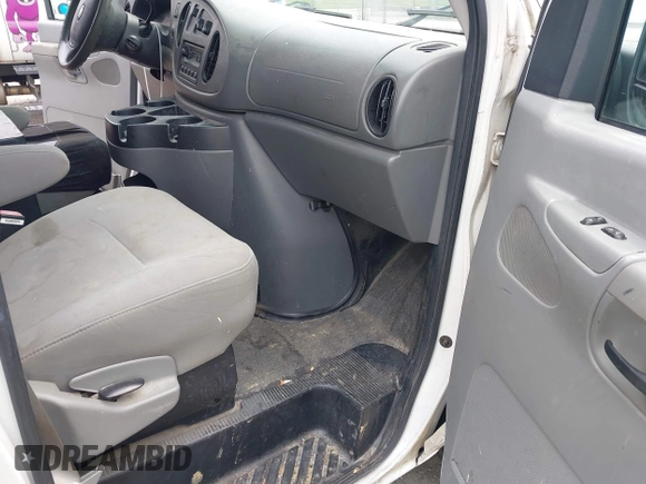 2006 Ford Econoline Cargo with VIN 1FTRE14WX6HB10268, listed as a IAAI auction lot 42502096 with 128,791 mi miles and . Bid and sale history available at DreamBid. Image 5.