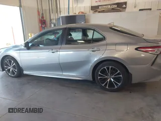 2020 Toyota Camry SE z VIN 4T1G11AK5LU350329, wystawiony jako IAAI lot #41617963 z przebiegiem 75 980 mil mil oraz . Historia ofert i sprzedaży dostępna na DreamBid. Obrazek 14.