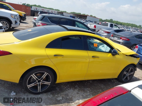 2023 Mercedes-Benz CLA 250 z VIN W1K5J4GB7PN353517, wystawiony jako IAAI lot #42117205 z przebiegiem Nie podano mil oraz . Historia ofert i sprzedaży dostępna na DreamBid. Obrazek 12.