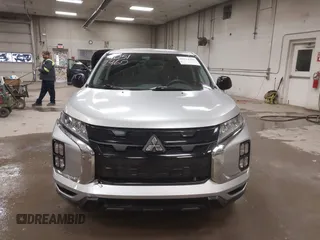 2021 Mitsubishi Outlander ES z VIN JA4APUAU0MU030598, wystawiony jako IAAI lot #40512460 z przebiegiem 52 666 mil mil oraz . Historia ofert i sprzedaży dostępna na DreamBid. Obrazek 12.
