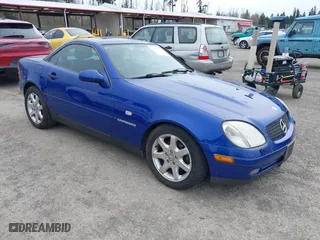 2000 Mercedes-Benz SLK-Class Kompressor with VIN WDBKK47F4YF147997, listed as a IAAI auction lot 41893379 with NaN miles. Bid and sale history available at carsss.com. Image 1.