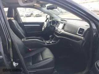 2014 Toyota Highlander XLE with VIN 5TDKKRFH5ES028448, listed as a IAAI auction lot 41687537 with 105,702 mi miles. Bid and sale history available at carsss.com. Image 5.
