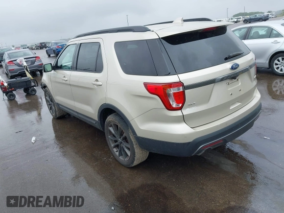 2017 Ford Explorer XLT с VIN 1FM5K8D82HGB13073, выставлен на аукционе IAAI как лот 42315648 с пробегом 86 845 миль миль и . История ставок и продаж доступна на DreamBid. Изображение 3.