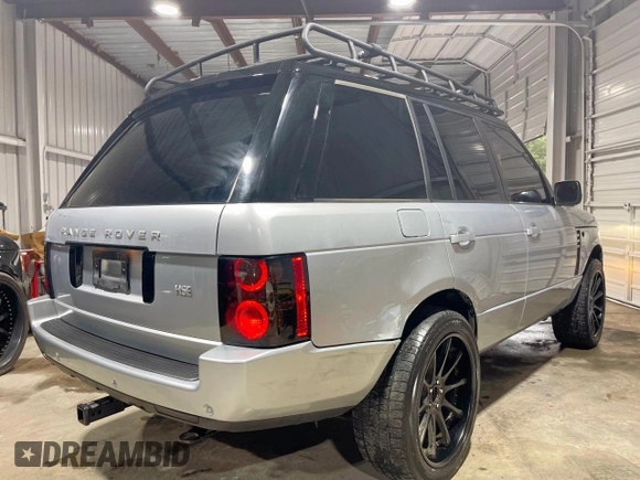 2011 Land Rover Range Rover HSE Lux с VIN SALMF1D42BA355759, выставлен на аукционе Copart как лот 63886205 с пробегом 77 618 миль миль и Списание • Salvage title. История ставок и продаж доступна на DreamBid. Изображение 4.