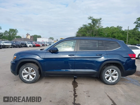 2020 Volkswagen Atlas SE with VIN 1V2LR2CA3LC504532, listed as a IAAI auction lot 42319148 with 113,745 mi miles and . Bid and sale history available at DreamBid. Image 14.