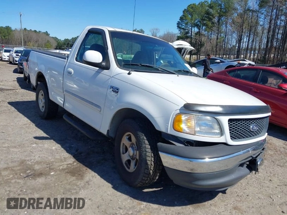 2001 Ford F-150 XL z VIN 1FTRF17W61NB22632, wystawiony jako IAAI lot #41824156 z przebiegiem Nie podano mil oraz . Historia ofert i sprzedaży dostępna na DreamBid. Obrazek 1.