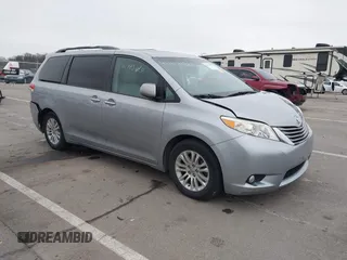 2011 Toyota Sienna XLE AAS with VIN 5TDYK3DC5BS150527, listed as a IAAI auction lot 41143189 with 147,551 mi miles. Bid and sale history available at carsss.com. Image 1.