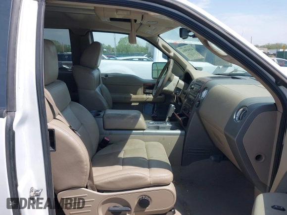 2007 Ford F-150 XL с VIN 1FTPX12V87KC18744, выставлен на аукционе IAAI как лот 42045966 с пробегом 311 282 миль миль и . История ставок и продаж доступна на DreamBid. Изображение 5.