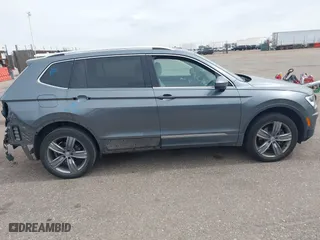 2020 Volkswagen Tiguan SE with VIN 3VV2B7AX3LM103195, listed as a IAAI auction lot 41847710 with 40,782 mi miles. Bid and sale history available at carsss.com. Image 14.