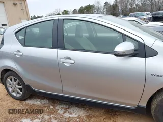 2017 Toyota Prius One z VIN JTDKDTB37H1595957, wystawiony jako IAAI lot #41380936 z przebiegiem 124 042 mil mil oraz . Historia ofert i sprzedaży dostępna na DreamBid. Obrazek 13.