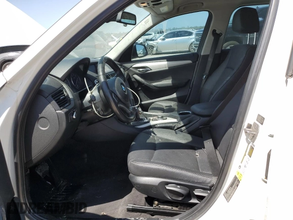 2013 BMW X1 28i z VIN WBAVM1C50DVW41615, wystawiony jako Copart lot #51329525 z przebiegiem 120 642 mil mil oraz Szkoda całkowita • Salvage title. Historia ofert i sprzedaży dostępna na DreamBid. Obrazek 7.