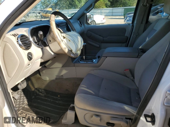 2007 Ford Explorer XLT z VIN 1FMEU73887UB87099, wystawiony jako Copart lot #43654775 z przebiegiem Nie podano mil oraz Szkoda całkowita • Salvage title. Historia ofert i sprzedaży dostępna na DreamBid. Obrazek 7.