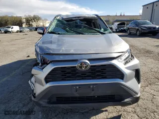 2022 Toyota RAV4 XLE with VIN 2T3P1RFV7NW295765, listed as a Copart auction lot 49181815 with 52,688 mi miles and Salvage Title. Bid and sale history available at carsss.com. Image 5.