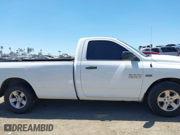 2017 Ram 1500 Tradesman z VIN 3C6JR6DT8HG542110, wystawiony jako IAAI lot #42201128 z przebiegiem 141 860 mil mil oraz . Historia ofert i sprzedaży dostępna na DreamBid. Obrazek 14.