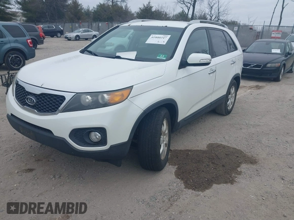 2012 Kia Sorento LX with VIN 5XYKT4A68CG237439, listed as a IAAI auction lot 41800247 with 155,637 mi miles. Bid and sale history available at carsss.com. Image 2.