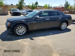 2011 Chrysler 300 Limited z VIN 2C3CA5CG6BH547017, wystawiony jako Copart lot #52946415 z przebiegiem 186 118 mil mil oraz Szkoda całkowita • Salvage title. Historia ofert i sprzedaży dostępna na DreamBid. Obrazek 1.