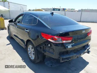 2017 Kia Optima LX z VIN 5XXGT4L39HG126838, wystawiony jako IAAI lot #42487934 z przebiegiem 108 905 mil mil oraz . Historia ofert i sprzedaży dostępna na DreamBid. Obrazek 3.