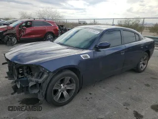 2015 Dodge Charger SXT z VIN 2C3CDXHG4FH799236, wystawiony jako Copart lot #50189815 z przebiegiem 199 458 mil mil oraz Szkoda całkowita • Salvage title. Historia ofert i sprzedaży dostępna na DreamBid. Obrazek 1.