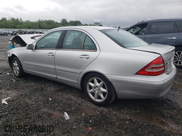 2002 Mercedes-Benz C 230/260/280/320 with VIN WDBRF61J32F269639, listed as a Copart auction lot 57398875 with Not provided miles and Salvage title. Bid and sale history available at DreamBid. Image 2.