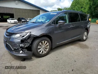 2019 Chrysler Pacifica Touring L with VIN 2C4RC1BG7KR576854, listed as a Copart auction lot 64235755 with 87,150 mi miles and Salvage title. Bid and sale history available at DreamBid. Image 1.