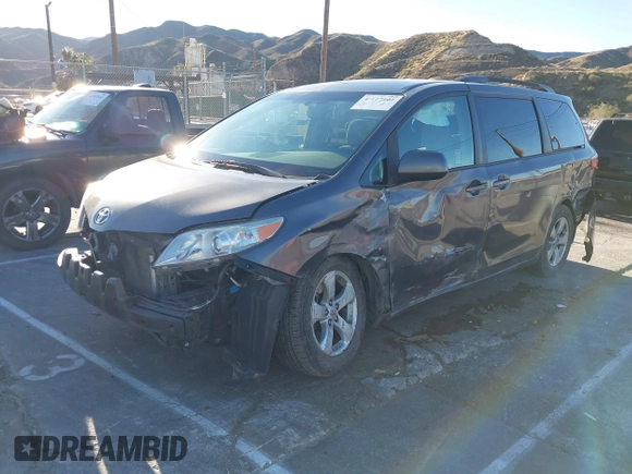 2015 Toyota Sienna LE AAS with VIN 5TDKK3DC3FS529845, listed as a IAAI auction lot 41627102 with 130,334 mi miles. Bid and sale history available at carsss.com. Image 19.