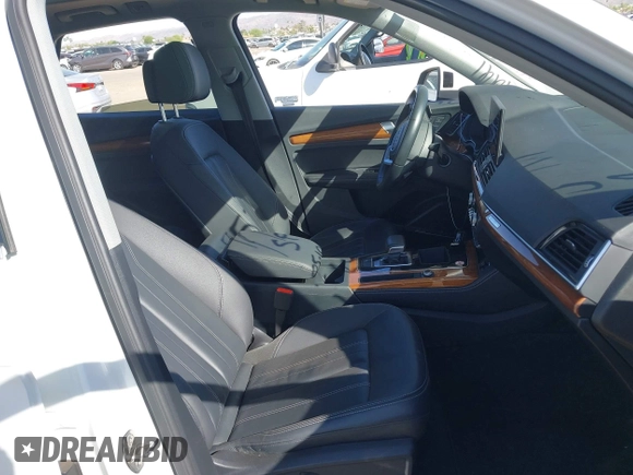 2023 Audi Q5 S line Premium Plus z VIN WA1EAAFY1P2127967, wystawiony jako IAAI lot #42327485 z przebiegiem 52 754 mil mil oraz . Historia ofert i sprzedaży dostępna na DreamBid. Obrazek 5.