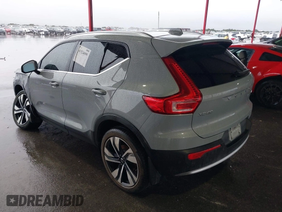 2024 Volvo XC40 с VIN YV4L12UFXR2348830, выставлен на аукционе IAAI как лот 41524099 с пробегом 26 374 миль миль и . История ставок и продаж доступна на DreamBid. Изображение 3.