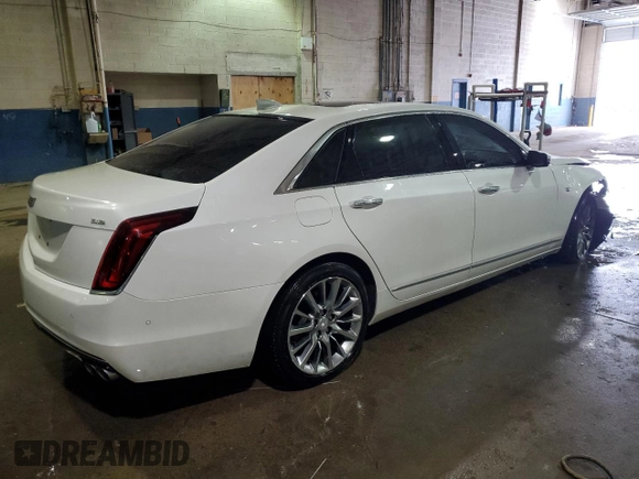 2018 Cadillac CT6 Luxury AWD z VIN 1G6KD5RS2JU102492, wystawiony jako Copart lot #42481615 z przebiegiem 125 794 mil mil oraz Szkody całkowita. Historia ofert i sprzedaży dostępna na DreamBid. Obrazek 3.