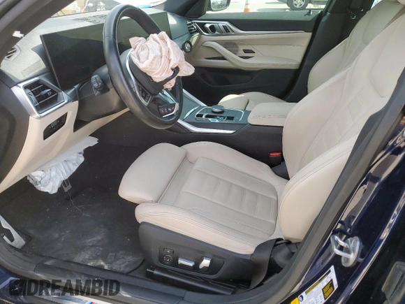 2023 BMW i4 eDrive40 z VIN WBY73AW08PFR19950, wystawiony jako Copart lot #48003365 z przebiegiem Nie podano mil oraz Szkody całkowita. Historia ofert i sprzedaży dostępna na DreamBid. Obrazek 7.