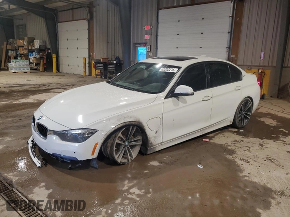 2018 BMW 3 Series 330e iPerformance with VIN WBA8E1C56JA159633, listed as a Copart auction lot 45280275 with 113,997 mi miles and Salvage Title. Bid and sale history available at carsss.com. Image 1.