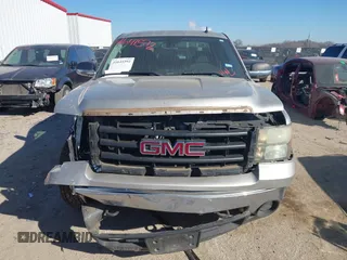 2008 GMC Sierra 1500 SLE1 z VIN 3GTEC13JX8G260212, wystawiony jako IAAI lot #41641592 z przebiegiem 186 365 mil mil oraz . Historia ofert i sprzedaży dostępna na DreamBid. Obrazek 12.