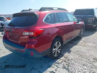 2018 Subaru Outback Premium z VIN 4S4BSADC8J3363896, wystawiony jako IAAI lot #42423005 z przebiegiem 49 475 mil mil oraz . Historia ofert i sprzedaży dostępna na DreamBid. Obrazek 4.