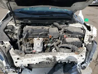 2017 Acura TLX Technology z VIN 19UUB1F58HA005393, wystawiony jako Copart lot #56002715 z przebiegiem 110 215 mil mil oraz Nie do naprawy • Non repairable. Historia ofert i sprzedaży dostępna na DreamBid. Obrazek 11.