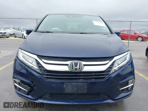 2018 Honda Odyssey Touring with VIN 5FNRL6H85JB001501, listed as a IAAI auction lot 41911497 with 92,407 mi miles. Bid and sale history available at carsss.com. Image 17.