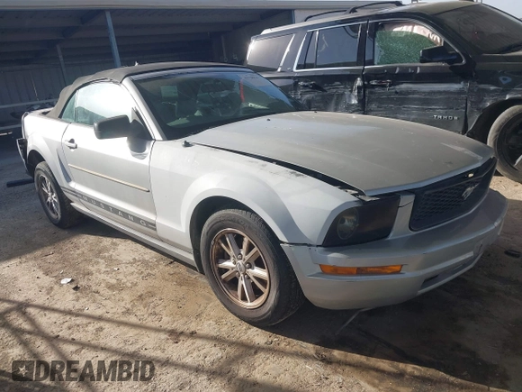 2007 Ford Mustang Deluxe with VIN 1ZVFT84N375205957, listed as a IAAI auction lot 41728914 with Not Provided miles and . Bid and sale history available at carsss.com. Image 1.