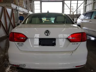 2011 Volkswagen Jetta Sedan SE with VIN 3VWDX7AJ8BM330849, listed as a IAAI auction lot 41972807 with 134,655 mi miles. Bid and sale history available at carsss.com. Image 16.