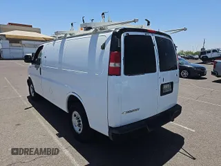 2010 Chevrolet Express Cargo z VIN 1GCZGFBA1A1174330, wystawiony jako IAAI lot #42493976 z przebiegiem 115 280 mil mil oraz . Historia ofert i sprzedaży dostępna na DreamBid. Obrazek 1.