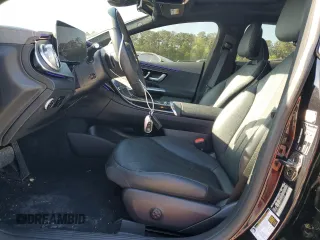 2023 Mercedes-Benz EQE 350+ z VIN W1KEG2BB0PF018295, wystawiony jako Copart lot #52211735 z przebiegiem 16 229 mil mil oraz Szkody całkowita. Historia ofert i sprzedaży dostępna na DreamBid. Obrazek 7.