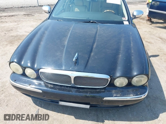 2007 Jaguar XJ Vanden Plas z VIN SAJWA82B87SH13560, wystawiony jako IAAI lot #42502145 z przebiegiem 211 075 mil mil oraz . Historia ofert i sprzedaży dostępna na DreamBid. Obrazek 10.