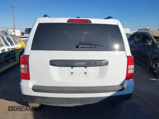 2017 Jeep Patriot Sport with VIN 1C4NJPBA2HD118914, listed as a IAAI auction lot 41328500 with 67,007 mi miles. Bid and sale history available at carsss.com. Image 16.