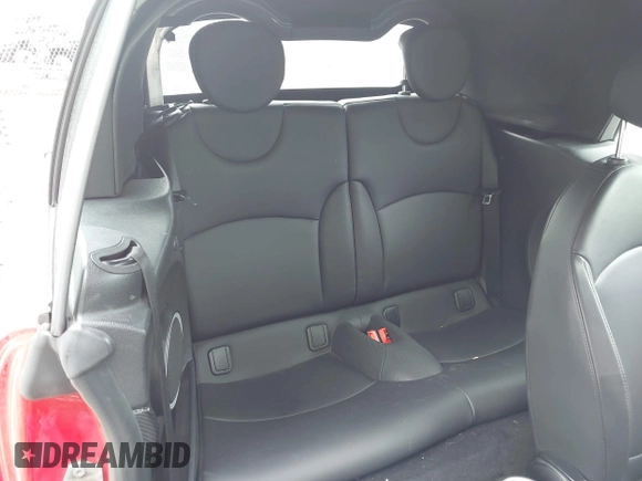 2014 MINI Convertible S с VIN WMWZP3C52ET706272, выставлен на аукционе IAAI как лот 42198277 с пробегом 40 372 миль миль и . История ставок и продаж доступна на DreamBid. Изображение 8.