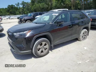 2022 Toyota RAV4 XLE with VIN 2T3W1RFV1NC174758, listed as a Copart auction lot 58006435 with 31,370 mi miles and Salvage title. Bid and sale history available at DreamBid. Image 1.