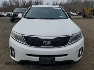 2015 Kia Sorento LX with VIN 5XYKTCA69FG654549, listed as a Copart auction lot 52322315 with 202,842 mi miles and Clean Title. Bid and sale history available at DreamBid. Image 5.